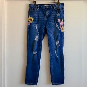 🌼 Host Pick 🌼 Angel Kiss Floral Jeans Size 13